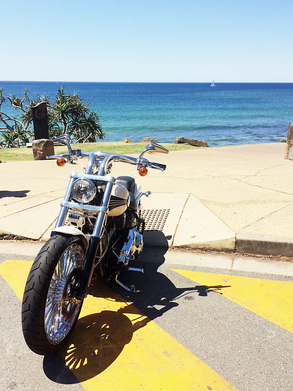 https://burleighbars.com.au/wp-content/uploads/2024/04/Breakout-Roller-bars-at-Burleigh-Beach-2inch-2016-IMG_8484-scaled.jpg